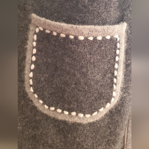 Neiman Marcus Cashmere Collection Cardigan 2 Shades of Grey - Picture 4 of 8